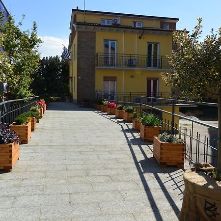 Pavia Ostello Екстер'єр фото